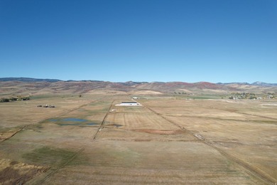 This is a one of a kind property! Lake access, and an 18,000 - photo 27
