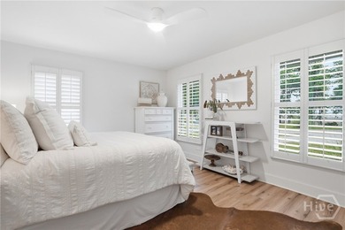 This house is a designer's dream. Flooded with sunlight, floor - photo 29