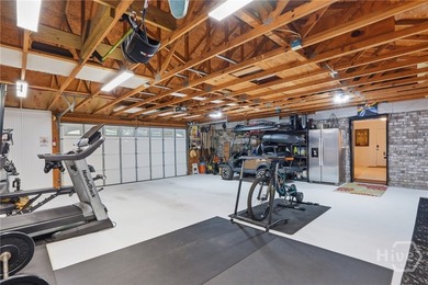This house is a designer's dream. Flooded with sunlight, floor - photo 34