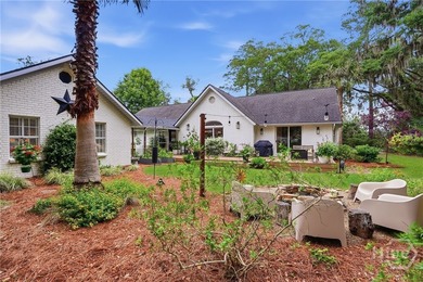 This house is a designer's dream. Flooded with sunlight, floor - photo 42