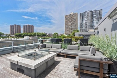 Enjoy waterfront living at its finest in Residence #712 at NINE - photo 42