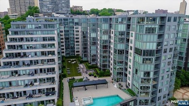 Enjoy waterfront living at its finest in Residence #712 at NINE - photo 44