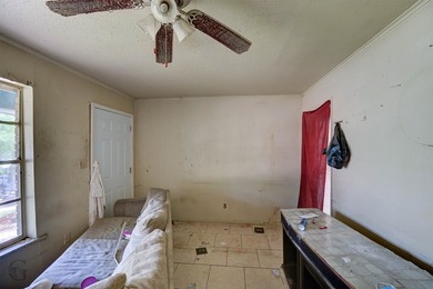 GREAT investment property to add to your rental portfolio. Home - photo 5