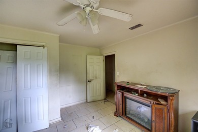 GREAT investment property to add to your rental portfolio. Home - photo 7