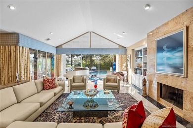 A truly exceptional offering within a secure gated enclave - photo 8