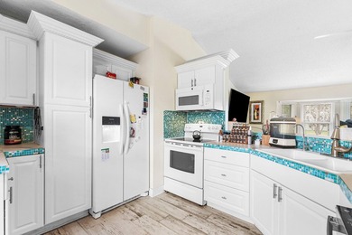 This beautifully remodeled house is ready for you to call it - photo 12
