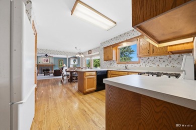 Welcome to this meticulously maintained Gallagher & Henry - photo 14