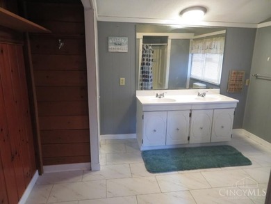 Rocky Fork Lake! Cozy lakefront 3BR, 2BA lake cottage on full - photo 15