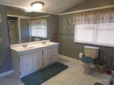 Rocky Fork Lake! Cozy lakefront 3BR, 2BA lake cottage on full - photo 16