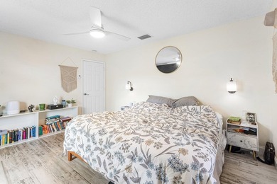 This beautifully remodeled house is ready for you to call it - photo 16