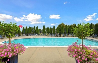 Experience luxurious, easy resort-style living at Westhampton - photo 9