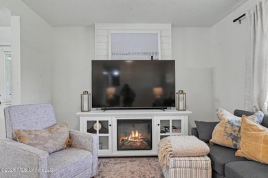 This light-filled starter home in Waveland is a must-see! - photo 6
