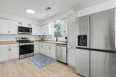 This light-filled starter home in Waveland is a must-see! - photo 9