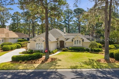 Move-in ready with a recently refinished pool. This beautifully - photo 1