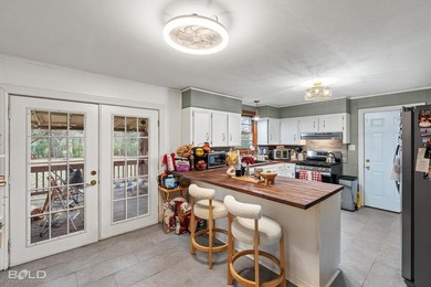 Caddo Lake Home For Sale in Mooringsport Louisiana