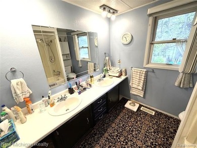This spacious ranch offers a rare opportunity to enjoy lake - photo 18
