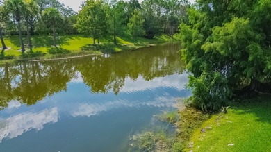 Lakes at Tradition! Beautifully updated 2/2/2 Villa. Interior - photo 19