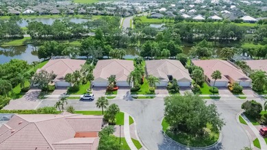 Lakes at Tradition! Beautifully updated 2/2/2 Villa. Interior - photo 22