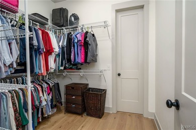 Back on the market with major lifestyle upgrades - a new pool - photo 32
