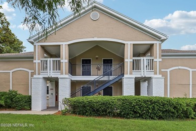 What a Belleza Beauty! This exceptional first-floor, waterfront - photo 3