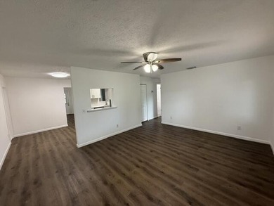 Beautifully remodeled Three-bedroom, two-bathroom single-story - photo 5