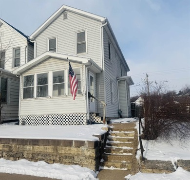 Mississippi River  - Clayton County Home Active Under Contract in Dubuque Iowa