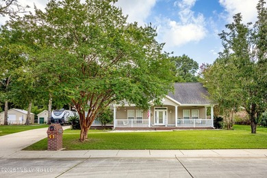 Beautiful home located in the heart of Woolmarket on a quiet Cul - photo 2