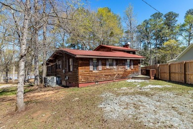 Welcome to your ideal lakefront retreat--where comfort, style - photo 2