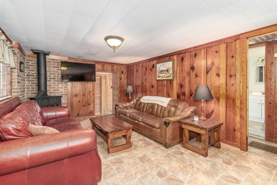 Welcome to your ideal lakefront retreat--where comfort, style - photo 4