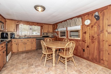 Welcome to your ideal lakefront retreat--where comfort, style - photo 8