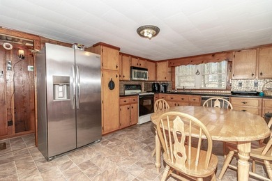 Welcome to your ideal lakefront retreat--where comfort, style - photo 9