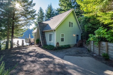 North Tenmile Lake Home For Sale in Lakeside Oregon