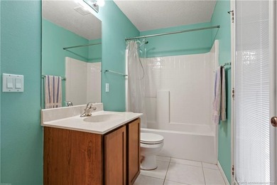 Welcome to this well maintained 4 bedroom, 3 bathroom home - photo 11