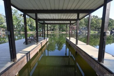 FULLY FURNISHED 1,968+/- SF 3 Bedroom, 2 Bath Home on Lake - photo 14