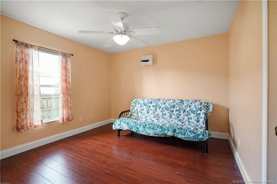 Welcome to this well maintained 4 bedroom, 3 bathroom home - photo 16