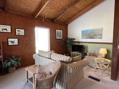 Rental potential. This is a stilt duplex with 2 bedrooms / one - photo 17