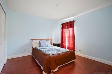 Welcome to this well maintained 4 bedroom, 3 bathroom home - photo 17