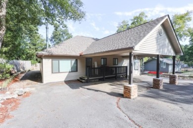 FULLY FURNISHED 1,968+/- SF 3 Bedroom, 2 Bath Home on Lake - photo 18