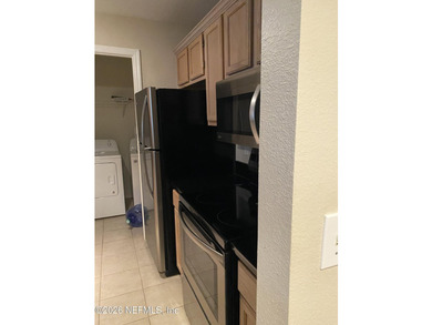 Excellent opportunity to own this well-maintained first-floor - photo 8