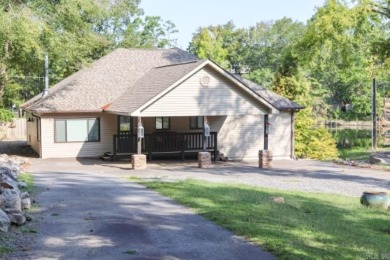 FULLY FURNISHED 1,968+/- SF 3 Bedroom, 2 Bath Home on Lake - photo 19