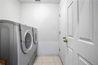 Welcome to this well maintained 4 bedroom, 3 bathroom home - photo 20