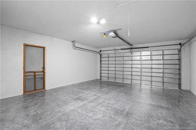 Welcome to this well maintained 4 bedroom, 3 bathroom home - photo 21