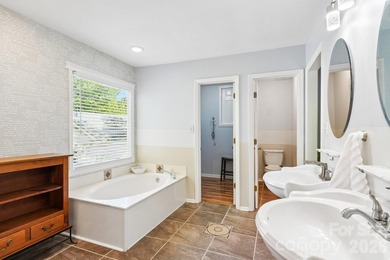 Enjoy Lake Norman living this summer! This move-in ready - photo 28