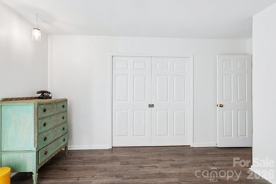 Enjoy Lake Norman living this summer! This move-in ready - photo 30