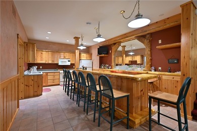 Northwoods Estate-Lake Namakagon. This 5BD, 8,500+ sqft - photo 32