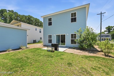 Exceptional 3-bedroom, 2.5-bath home built by respected builder - photo 33