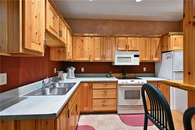 Northwoods Estate-Lake Namakagon. This 5BD, 8,500+ sqft - photo 33