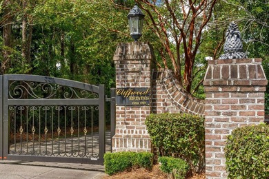 Located less than 2 miles from the ocean, this 3-bedroom, 2.5 - photo 50