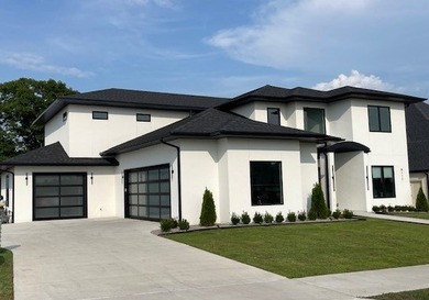 Modern luxury on the Shadow Valley golf course! Built in 2022 - photo 2