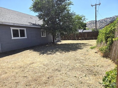 Nice! Beautiful! 3BD/2BA home in the heart of Lake Isabella! - photo 15